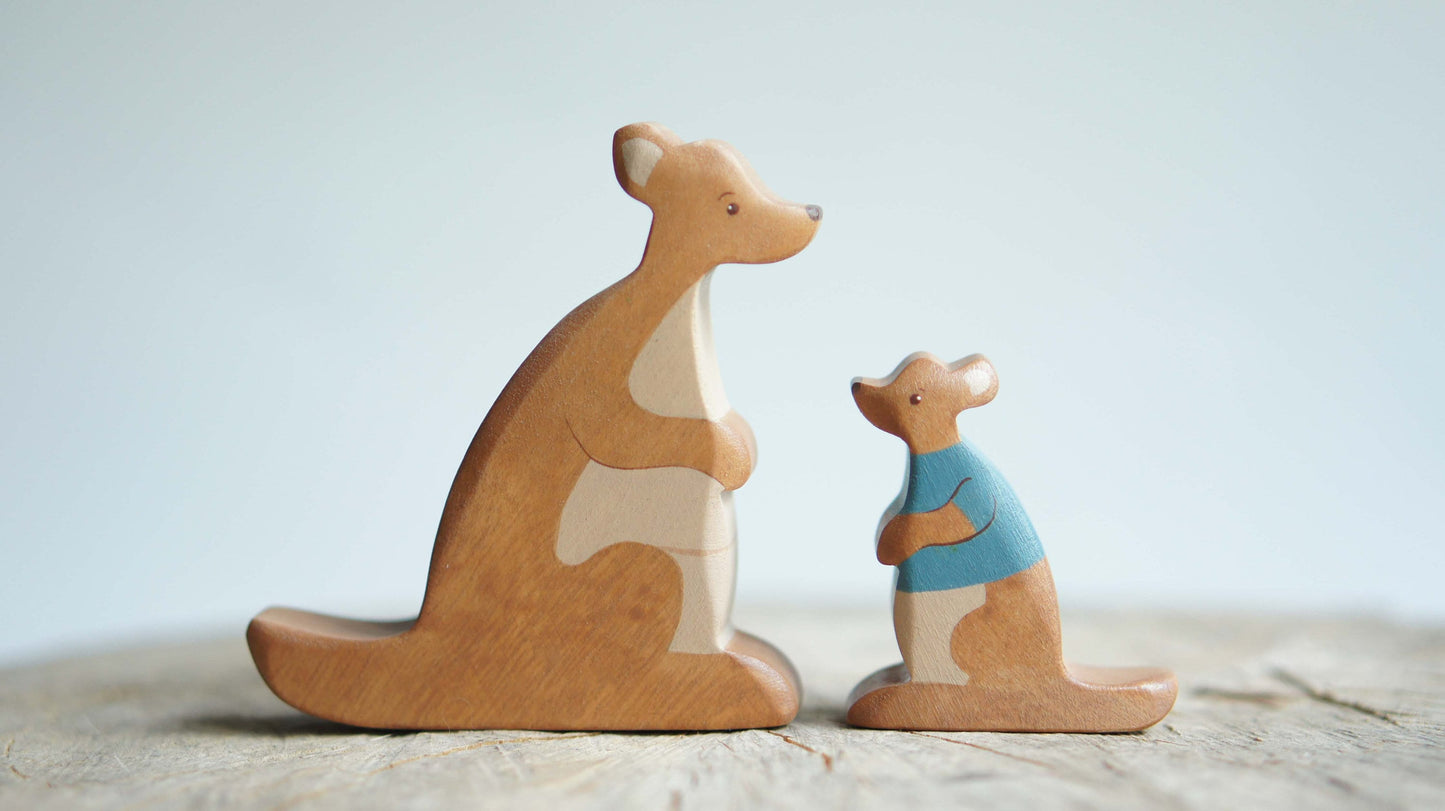 Winnie the Pooh set of wooden toys (11 pieces). Classic Winnie The Pooh Design wooden toys. Vintage Winnie Pooh and Friends toys.