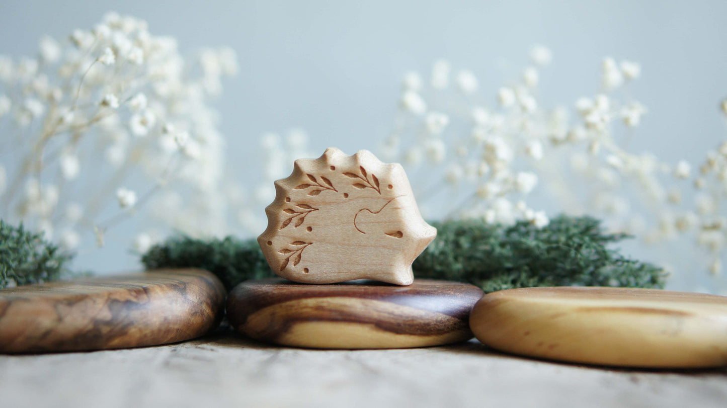 Hedgehog Wooden figurine set (3pcs) - Waldorf wooden figurine - Forest animals figurines - Wooden figurine nursery decor - Made in the U.S.A